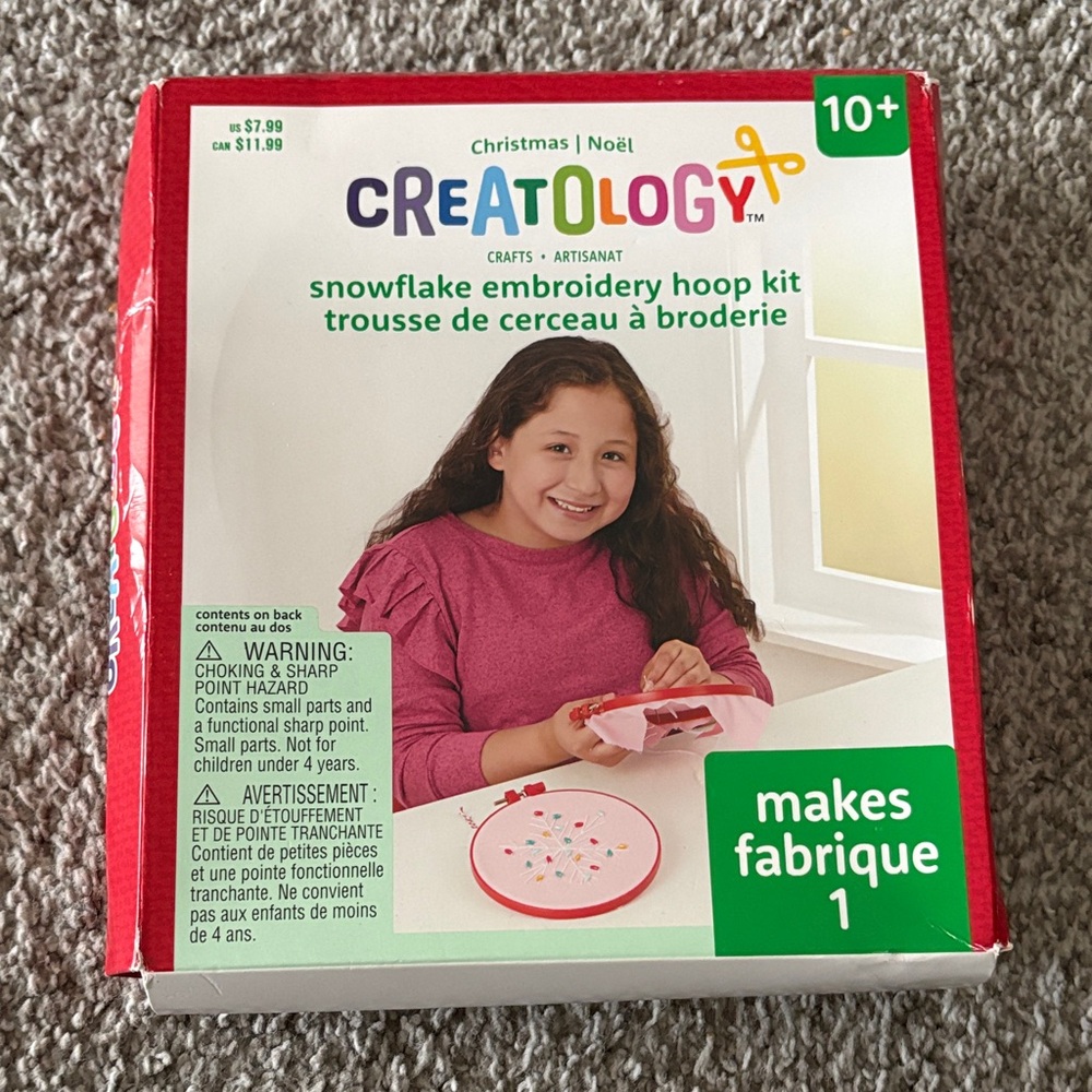 Snowflake Embroidery Hoop Kit - Red